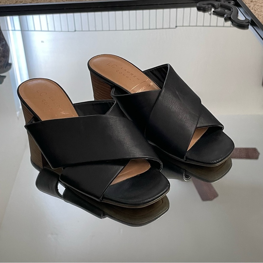 LC Lauren Conrad Black Wedges with Tan Accents